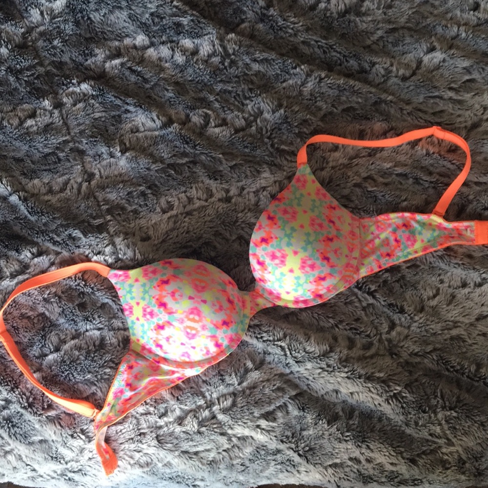 Wear Everywhere Victoria Secret PINK Push-Up Bra
